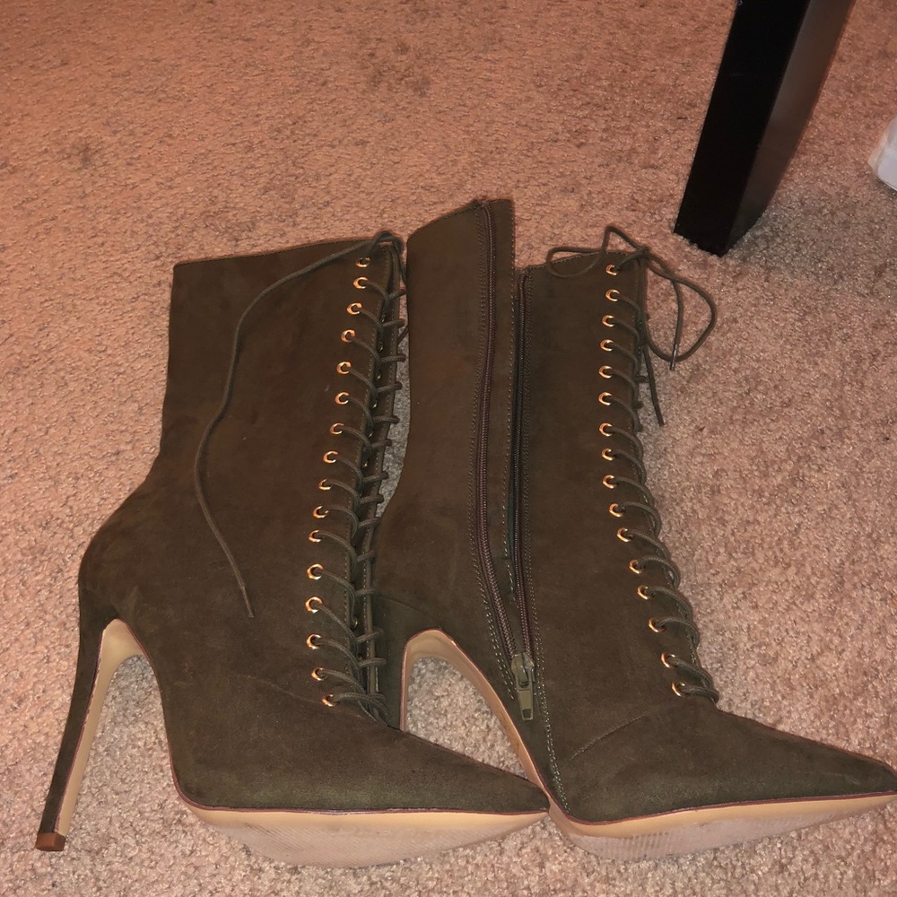 High heal boots